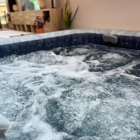 Duplex De La Gare, Grande Terrasse, Jacuzzi * Corbeil-Essonnes
